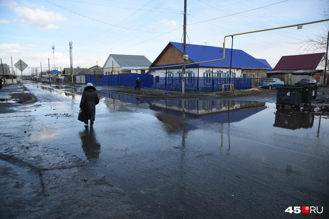 Перекресток Шатровский переулок — Черняховского | Источник: Надежда Тихомирова / 45.RU