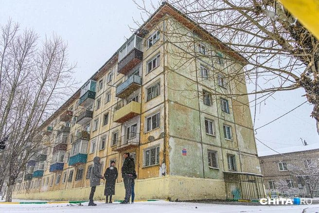 Дом в 2023 году, сейчас ситуация усугубилась | Источник: Олег Фёдоров / CHITA.RU