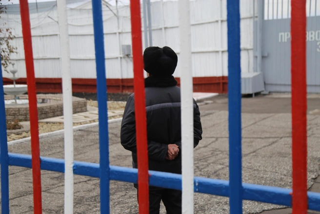 В колонии Роман работает на швейном производстве  | Источник: УФСИН России по Омской области 
