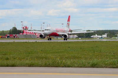 Самолет Red Wings экстренно сел в Екатеринбурге