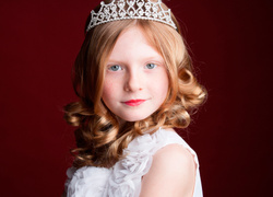 Игры с короной: как устроить ребенку праздник, достойный принцессы Шарлотты