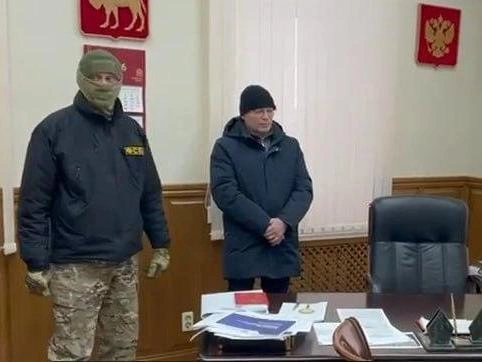 Обыски проводились в кабинете вице-губернатора в правительстве региона | Источник: читатель 74.RU