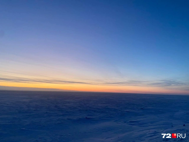 Посмотрите, как красиво! Этот снимок сделал тюменский вахтовик в снежной тундре  | Источник: читатель 72.RU