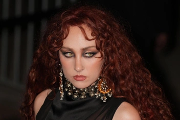 «Токсичная шваль»: почему соцсети в ярости от певицы Чаппелл Рон и желают ей смерти