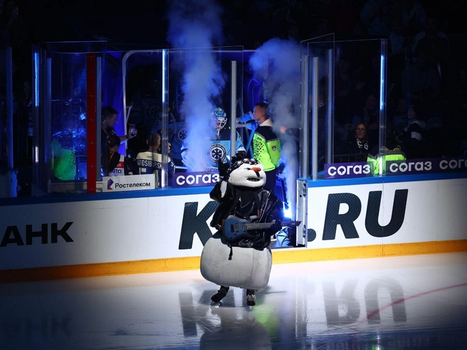 Матч на «Сибирь-Арене» был оформлен в рок-стиле. | Источник: Александр Ощепков / NGS.RU