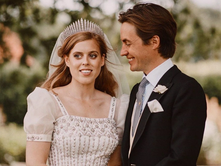 Принцесса Беатрис и Эдоардо Мапелли-Моцци в день своей свадьбы, 17 июля 2020