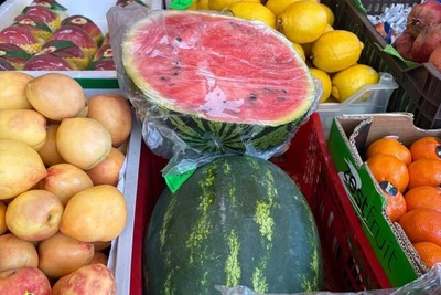 В Тюмени появились первые арбузы и дыни: цены