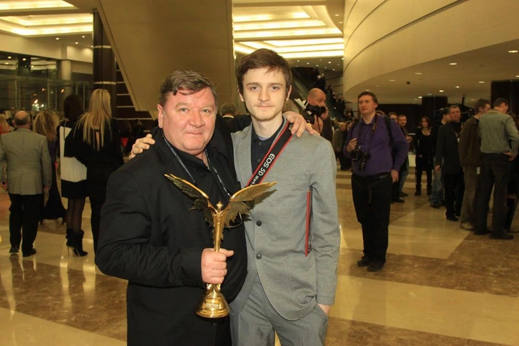 Роман Мадянов с сыном | www.starhit.ru