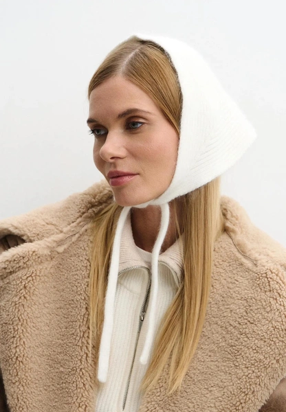 Шерстяная косынка — лучшая альтернатива шапкам (без вреда для прически)