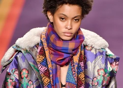 Fashion director notes: пуховики-телогрейки в коллекции Etro