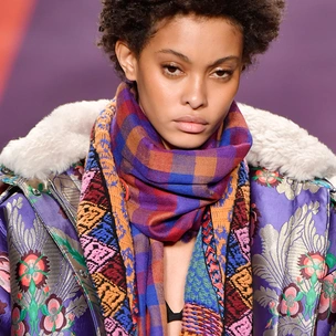 Fashion director notes: пуховики-телогрейки в коллекции Etro