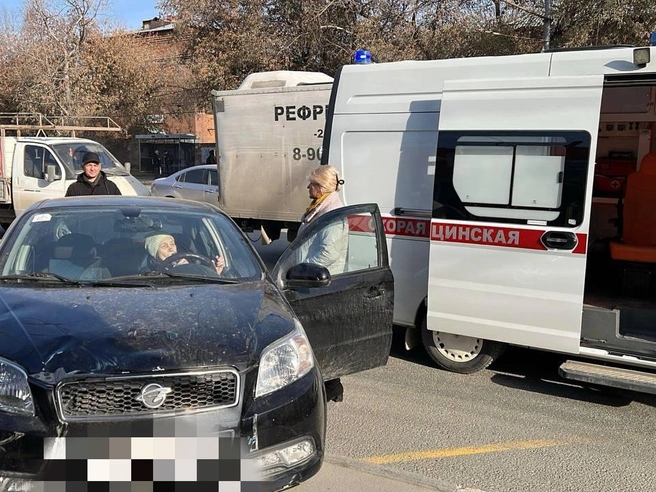 За рулем находилась 76-летняя женщина | Источник: ГУ МВД по Новосибирской области