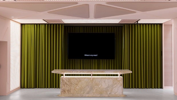 Розовый лаундж-бар в Генте по дизайну Дидье Фаустино