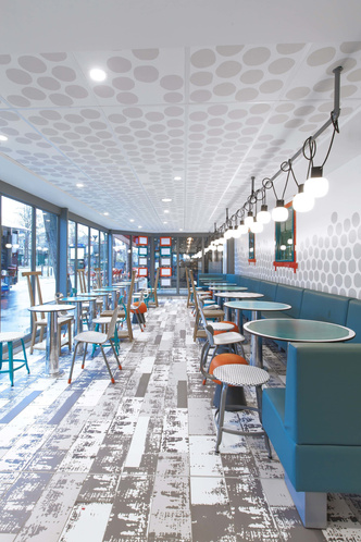 В Париже открылся McDonald's по дизайну Паолы Навоне (фото 9.1)