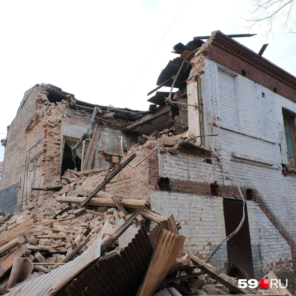 Дом был двухэтажным | Источник: Тимофей Калмаков / 59.RU