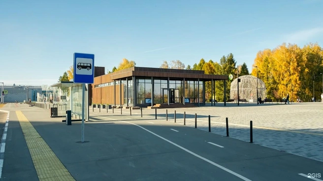 Остановки у ледовой арены не могут ввести в эксплуатацию по нескольким причинам | Источник: openmainphoto.ru / 2ГИС