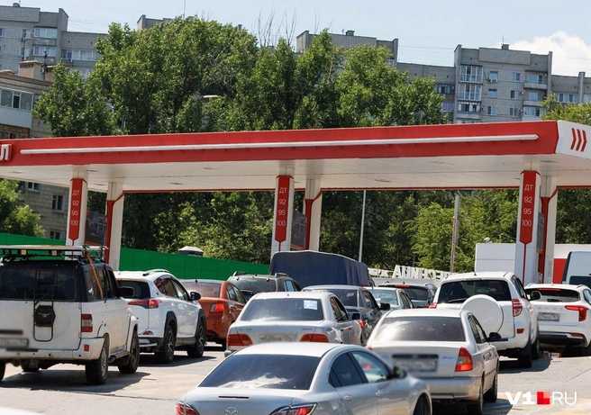 Сколько бензина не хватает в стране на самом деле — разбор | Источник: Алексей Волхонский / V1.RU