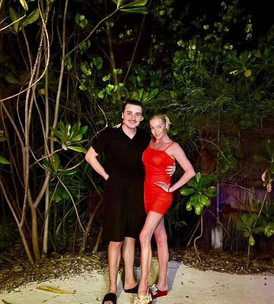 Марчел Абаби и Анастасия Волочкова | www.starhit.ru