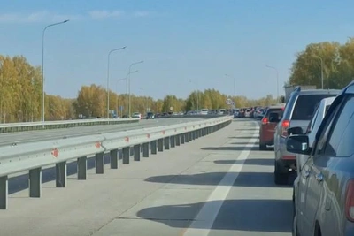 На Гусинобродском тракте собралась многокилометровая пробка
