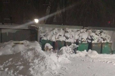 Snow Stops Garbage Trucks in Voronezh, Residents Asked to Wait