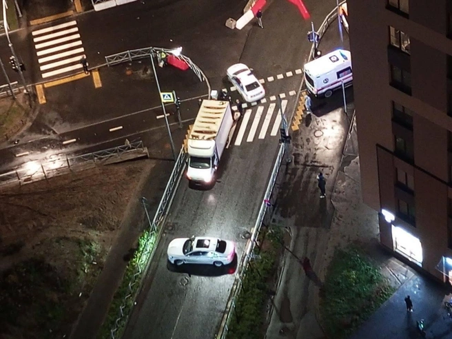 Водителю, сбившему ребенка на беговеле в Петербурге, запретили садиться за руль | Источник: Коменда / Telegram