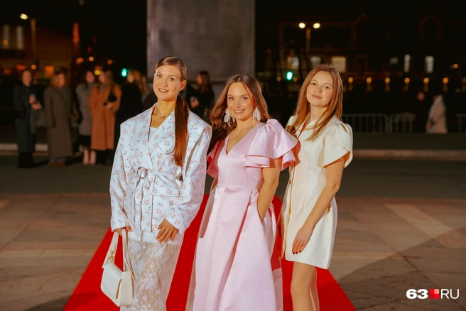 Улыбки, перед которыми невозможно устоять. Ослепительно! | Источник: Илья Рязанов