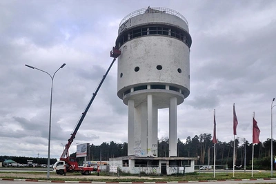 Арх-группу «Подельники» выселяют из Белой башни