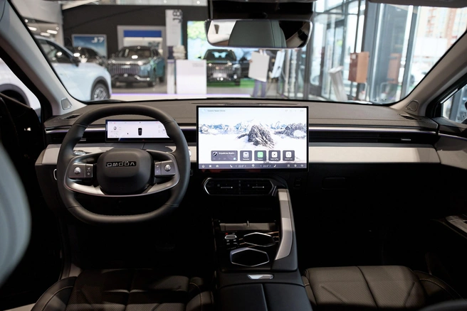 Фастбэк-кроссовер OMODA C5 одержал победу в XX национальной премии «Внедорожник года», став лучшим в категории «Компактные кроссоверы» в 2025 году | Источник: Татьяна Леонтьева / 29.RU