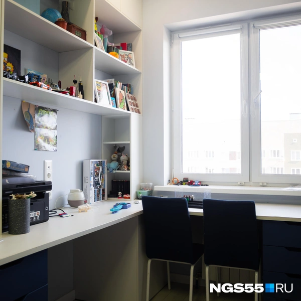 Комната выглядит очень уютно | Источник: Кирилл Башинский / NGS55.RU