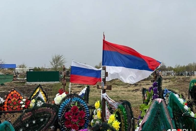 Зауральцев просят сделать фото надгробий участников СВО: советы Банка России
