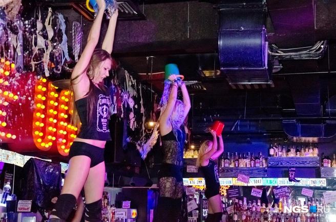Классических ночных клубов, по мнению экс-директора Rock City, в Новосибирске не было и нет, их нишу занимают музыкальные бары | Источник: Анна Золотова / NGS.RU