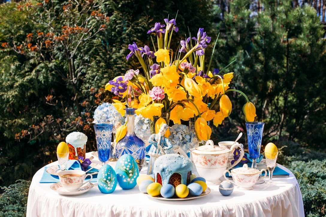 Пасхальная сервировка ювелира Петра Аксенова (фото 0) | Источник: Александр Эмауз