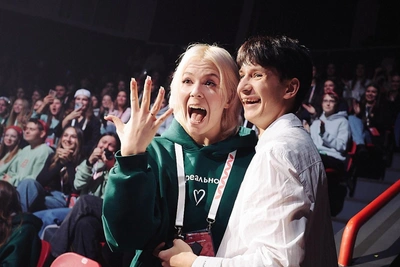 Perm man secretly flies to Kazan, proposes on stage