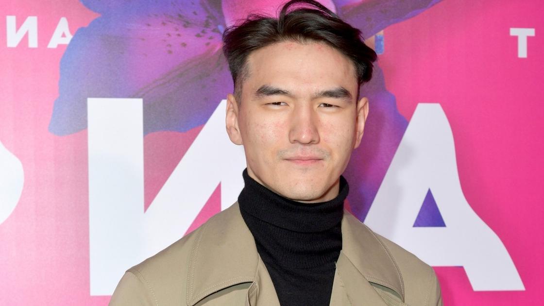 Первое выступление Нурлана Сабурова после депортации из России&nbsp;&mdash; о чем теперь шутит комик