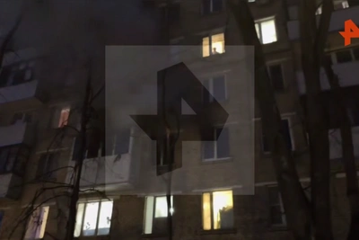 На востоке Москвы из горящей квартиры спасли женщину с ребенком