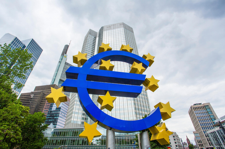 Евро и доллары снова можно купить в банках, но не все так просто: 5 важных нюансов
