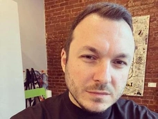 Внебрачный сын Жванецкого ради Америки бросил жену, украв у нее 6,7 млн рублей