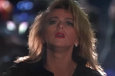 Клип Алены Апиной на АЗС, которую чуть не сожгли в Петербурге