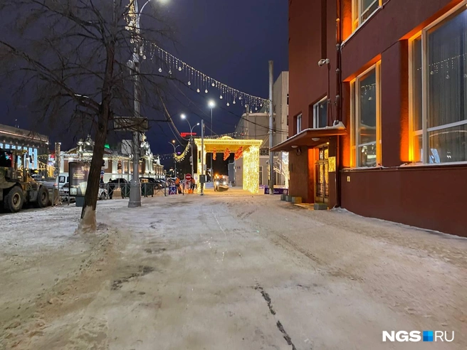 Техника уже вышла на работу | Источник: Эмиль Фукс / NGS.RU