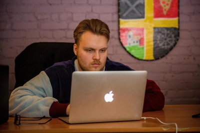 Волгоградцы о реальных зарплатах: кто сколько зарабатывает