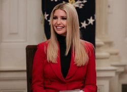 Почему Иванка Трамп до сих пор не покинула Белый дом