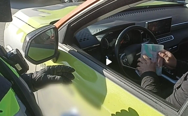 Сотрудники ГАИ проверяли водителей автомобилей сервисов краткосрочной аренды | Источник: ГАИ по Новосибирску