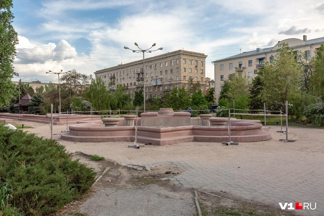 Многострадальный фонтан дождался ремонта в 2025 года | Источник: Константин Завриков / V1.RU