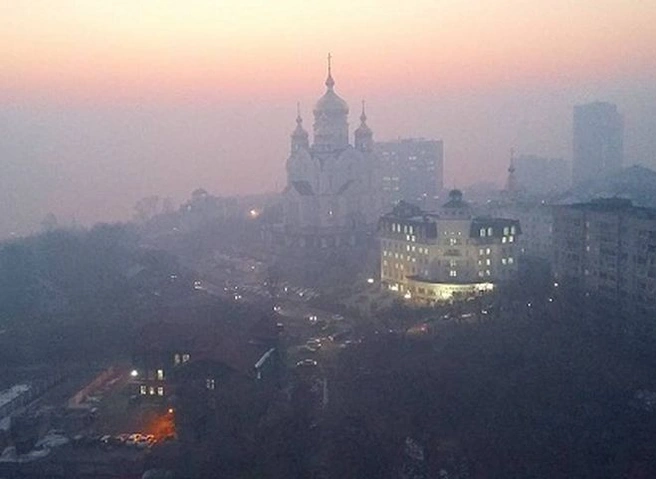 Хабаровск затянуло дымом от пожаров в Китае | ya62.ru