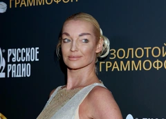 «Папа, живи!»: Анастасия Волочкова срочно выехала к тяжелобольному отцу