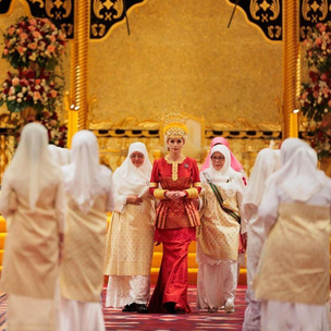 Восточная сказка: 12 самых роскошных фото со свадьбы принца Брунея, от которых захватывает дух