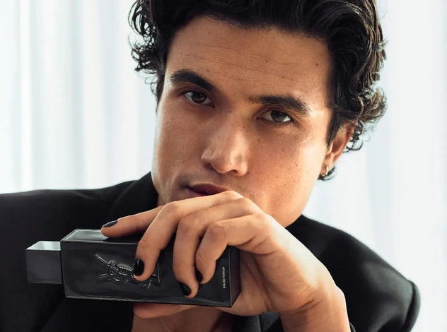 Актер Чарльз Мелтон стал амбассадором YSL Beauty