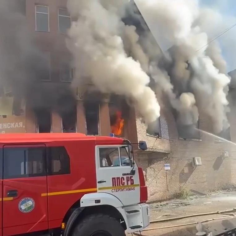 Три сестры погибли в ТЦ Стерлитамака во время пожара: девушки приехали, чтобы купить подарок маме на день рождения