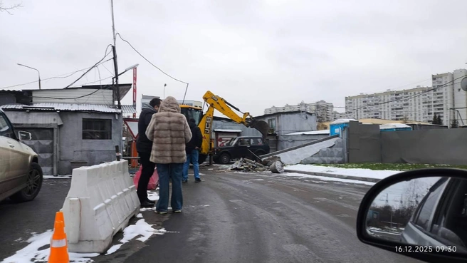 В декабре к гаражам приехала техника для сноса, но местные автомобилисты остановили работы | Источник: «Red.Парфенов» / T.me