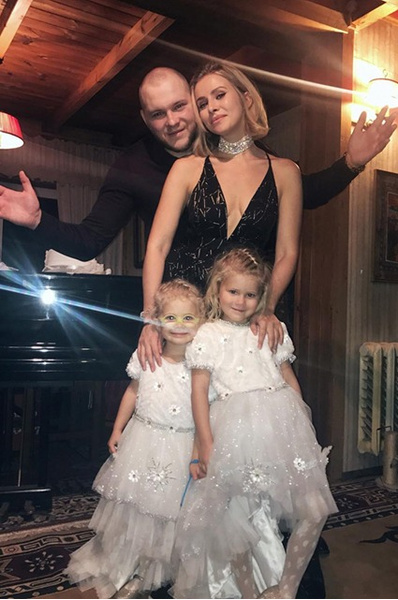Сергей Бондарчук и Тата Мамиашвили с дочерями